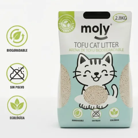 Litière pour chats dans un bac propre et bien rangé