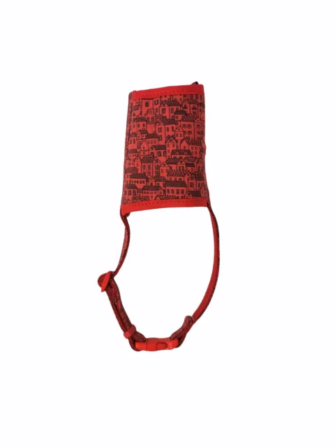 Détail du tissu rembourré et doux du Bozal Deluxe Casitas Rojas