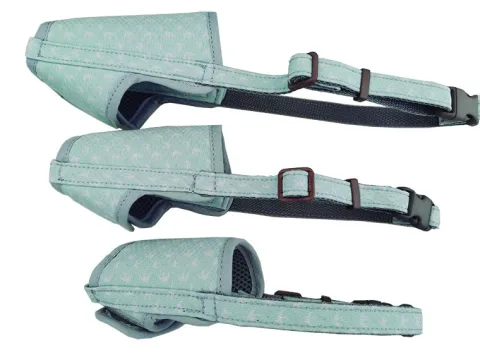 Détail du textile doux et rembourré de la muselière Deluxe Mouettes