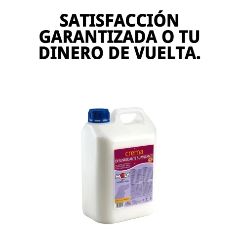 Perro con pelaje sedoso tras tratamiento con crema suavizante Moly