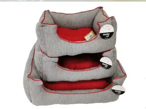 Detalle acolchado interior y textura suave de cuna chenilla gris para perros
