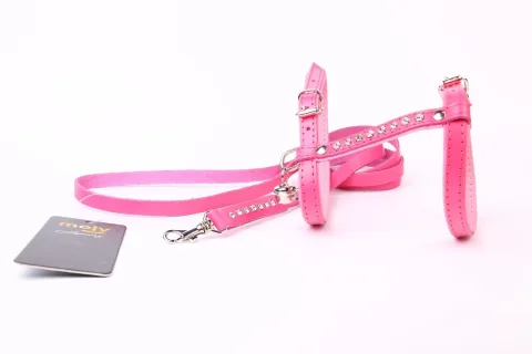 Detalle del ajuste y calidad del arnés Luxury Set Gato en piel rosa