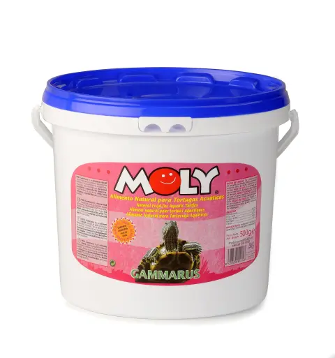 Gros plan sur granulés MOLY GAMMARUS pour alimentation aquatique