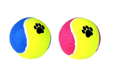 Pelota tenis 10 cm con huellas para perros en primer plano