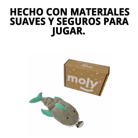 Chien jouant avec peluche requin Moly de 37 cm